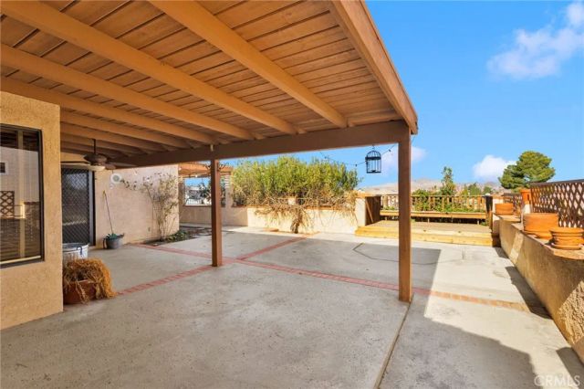 17800 Cresta Blanca Drive, Victorville, CA 92395