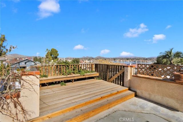 17800 Cresta Blanca Drive, Victorville, CA 92395