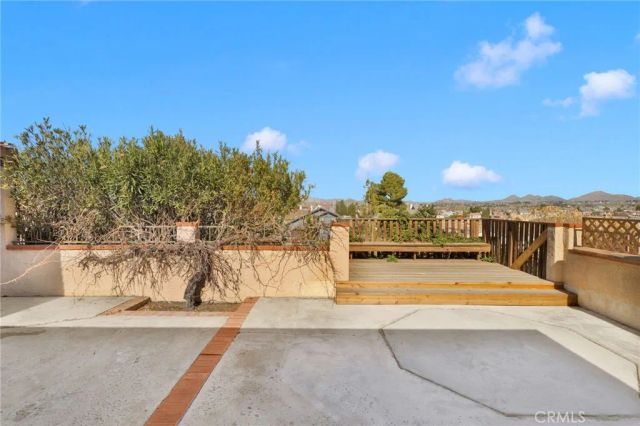 17800 Cresta Blanca Drive, Victorville, CA 92395