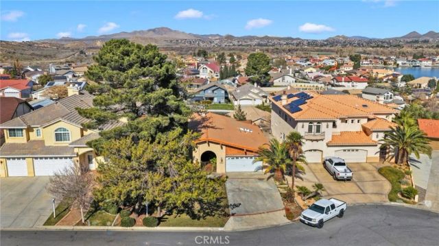 17800 Cresta Blanca Drive, Victorville, CA 92395