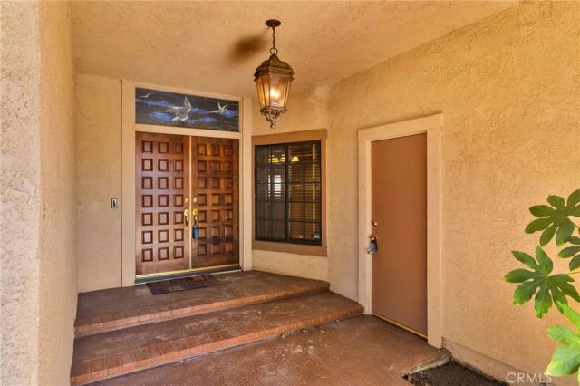 17800 Cresta Blanca Drive, Victorville, CA 92395
