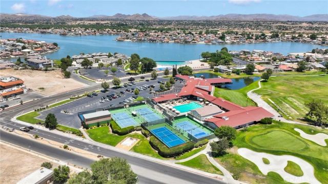 17800 Cresta Blanca Drive, Victorville, CA 92395