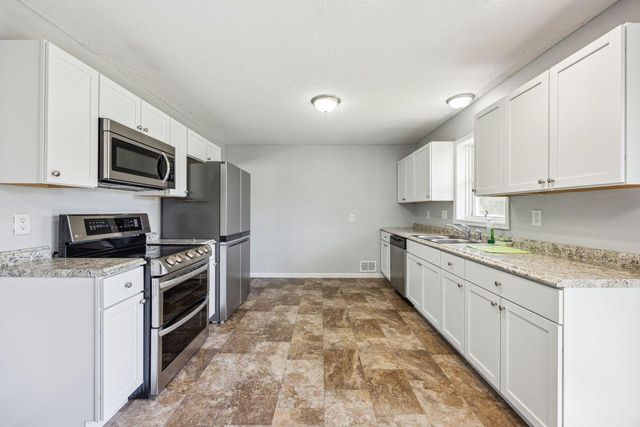 8040 Xenia Avenue N, Brooklyn Park, MN 55443