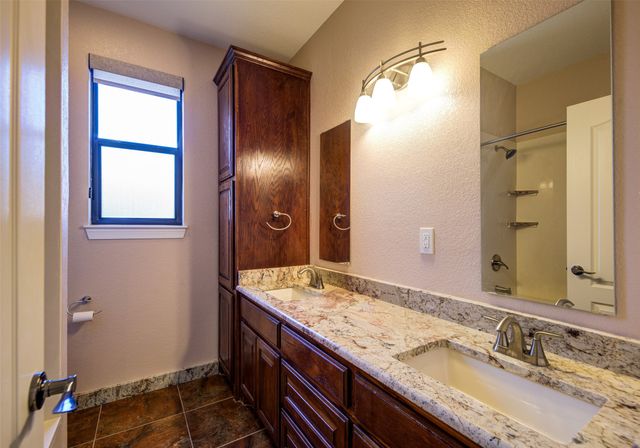 5 Hickory Street, Hickory Creek, TX 75065