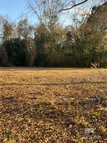 807 Daphne Road, Bay Minette, AL 36507