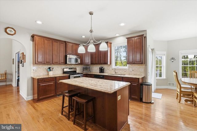 137 MOORING ROAD, Manahawkin, NJ 08050