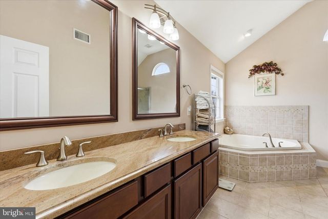 137 MOORING ROAD, Manahawkin, NJ 08050