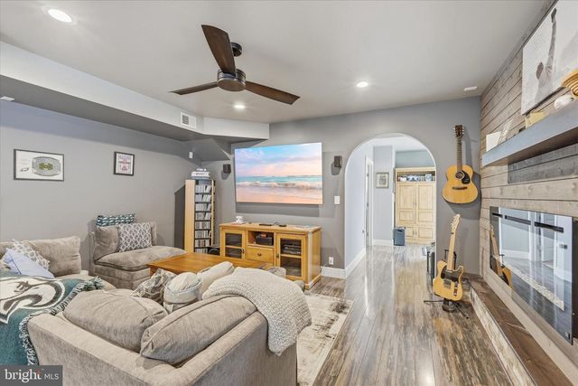 137 MOORING ROAD, Manahawkin, NJ 08050