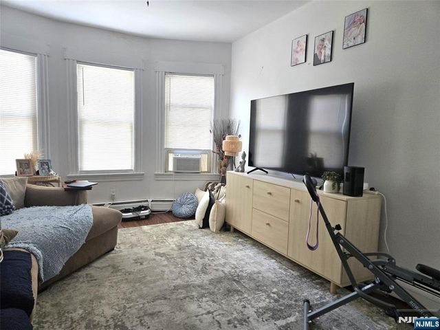 54 Stuyvesant Avenue, Lyndhurst, NJ 07071