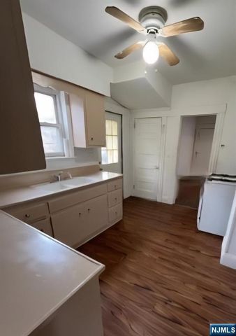 54 Stuyvesant Avenue, Lyndhurst, NJ 07071