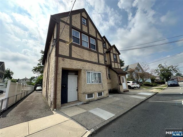 54 Stuyvesant Avenue, Lyndhurst, NJ 07071