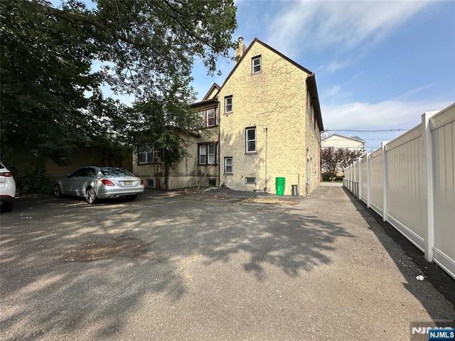 54 Stuyvesant Avenue, Lyndhurst, NJ 07071