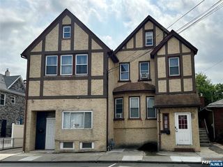 54 Stuyvesant Avenue, Lyndhurst, NJ 07071