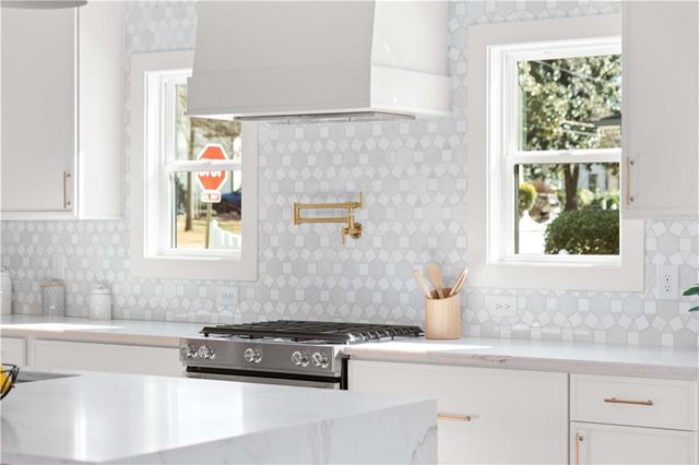 286 Sisson NE Avenue, Atlanta, GA 30317