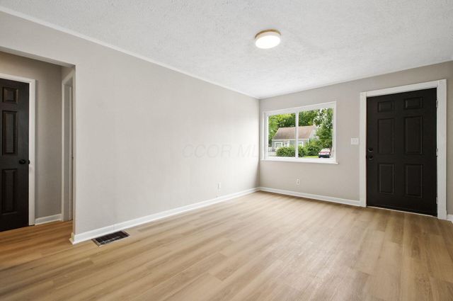 1225 Aberdeen Avenue, Columbus, OH 43211