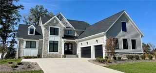 825 Club Drive W, Aurora, OH 44202