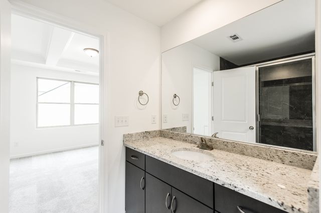 162 Oasis Dr, La Vergne, TN 37086