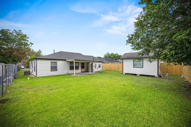 5419 Firefly Avenue, Houston, TX 77017