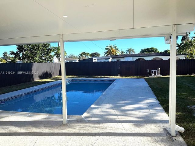 9900 Dominican Dr, Cutler Bay, FL 33189