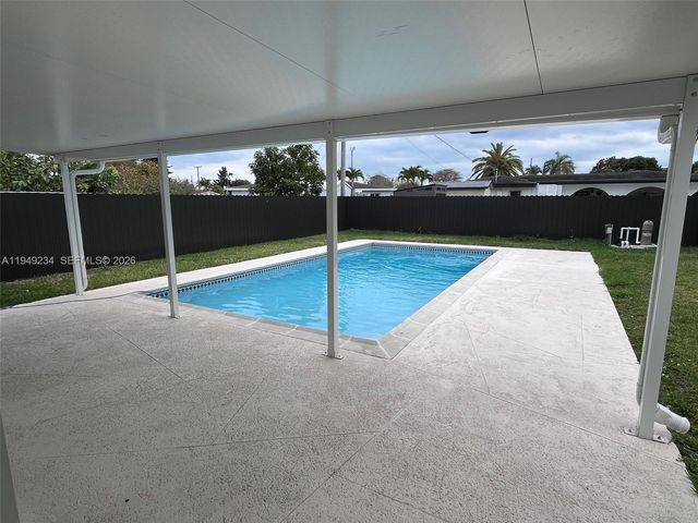 9900 Dominican Dr, Cutler Bay, FL 33189