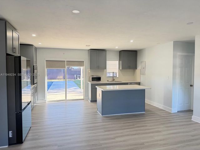 9900 Dominican Dr, Cutler Bay, FL 33189