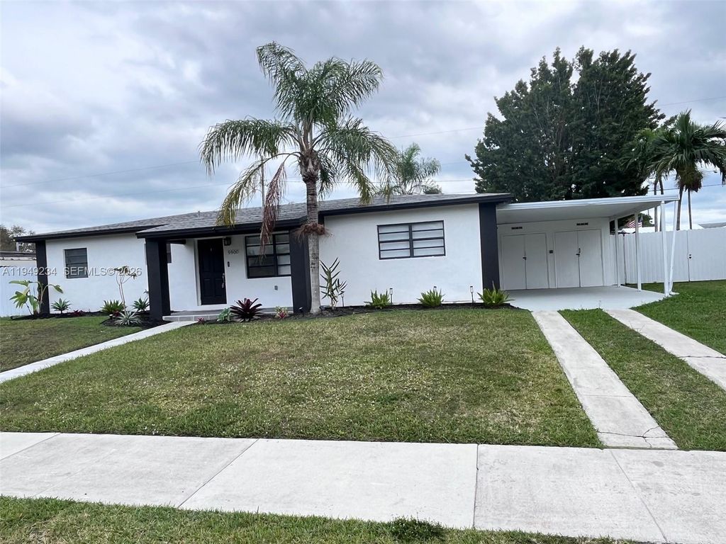 9900 Dominican Dr, Cutler Bay, FL 33189