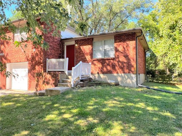 612 NE Florence Avenue, Lee's Summit, MO 64063