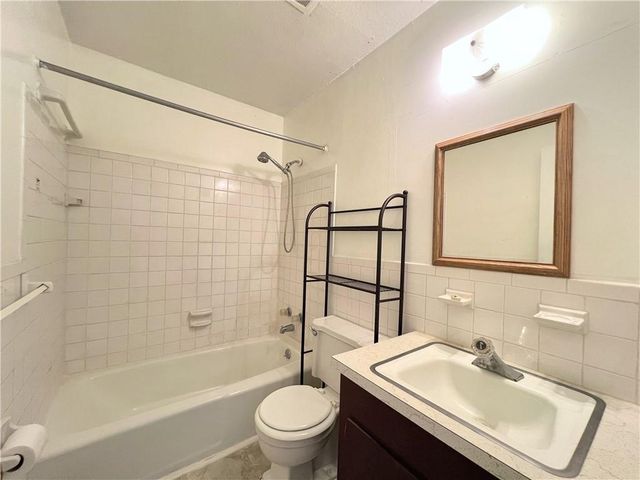 612 NE Florence Avenue, Lee's Summit, MO 64063