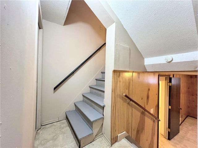 612 NE Florence Avenue, Lee's Summit, MO 64063