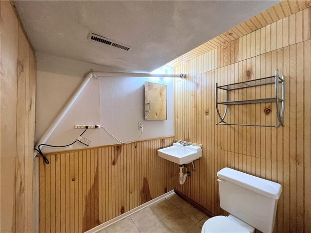 612 NE Florence Avenue, Lee's Summit, MO 64063