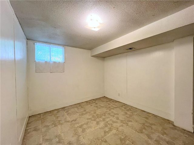 612 NE Florence Avenue, Lee's Summit, MO 64063