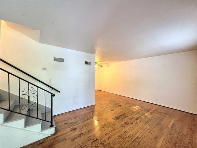 612 NE Florence Avenue, Lee's Summit, MO 64063