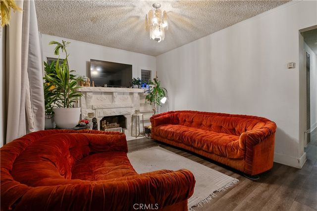 2623 Obama Boulevard, Los Angeles, CA 90018