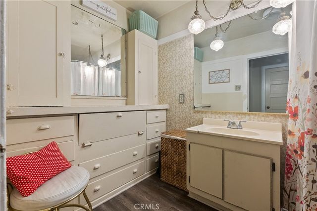 2623 Obama Boulevard, Los Angeles, CA 90018