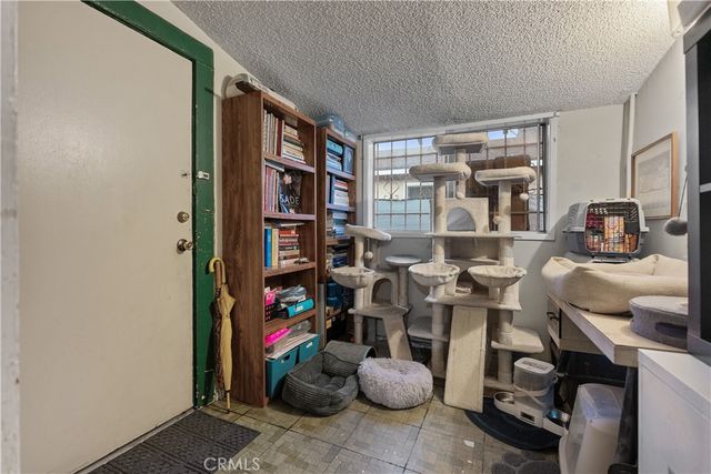 2623 Obama Boulevard, Los Angeles, CA 90018