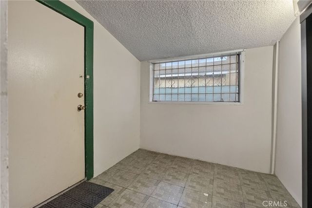 2623 Obama Boulevard, Los Angeles, CA 90018