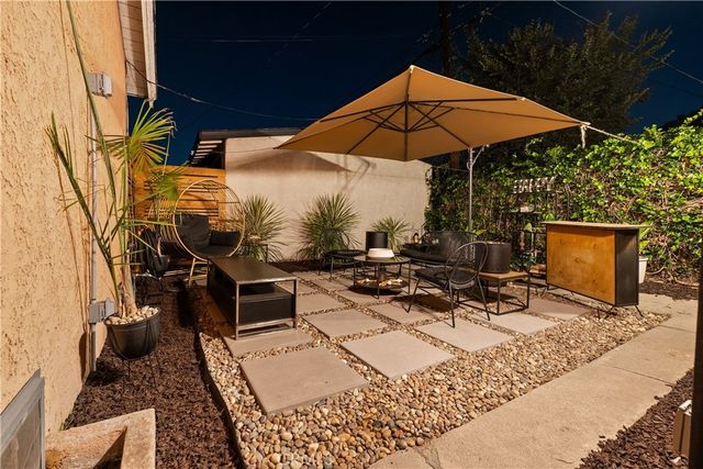 2623 Obama Boulevard, Los Angeles, CA 90018