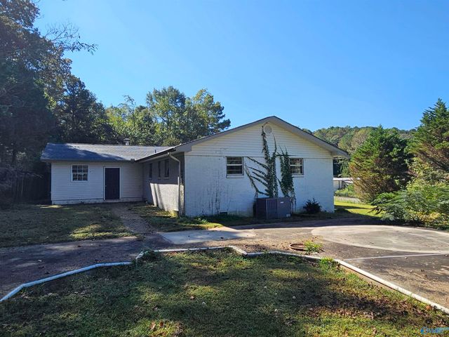 1275 Gravel Ridge Road, Somerville, AL 35670