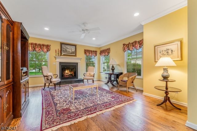 43 Falcon Way, Washington Twp., NJ 07882