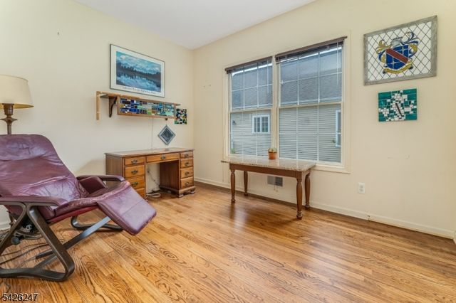 43 Falcon Way, Washington Twp., NJ 07882