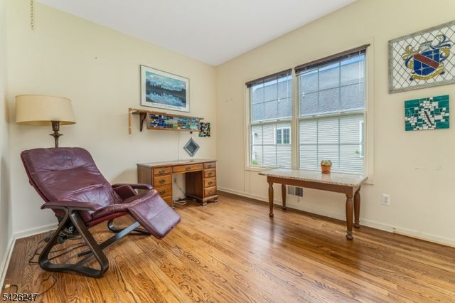 43 Falcon Way, Washington Twp., NJ 07882