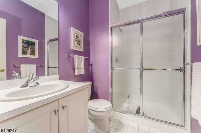 43 Falcon Way, Washington Twp., NJ 07882