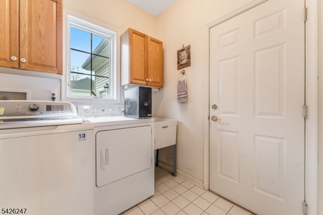 43 Falcon Way, Washington Twp., NJ 07882