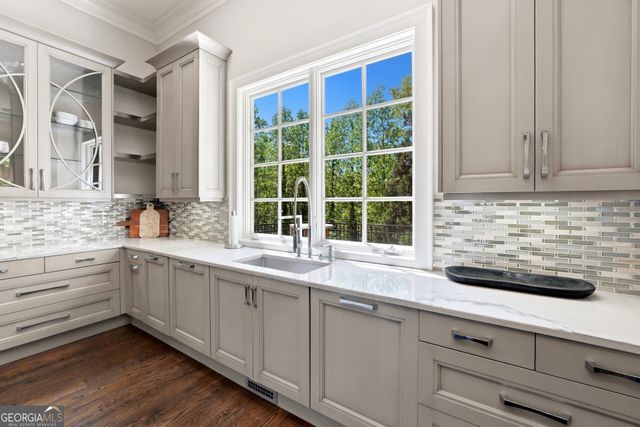 218 Londonberry Road, Atlanta, GA 30327