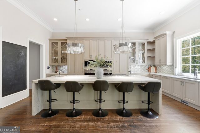 218 Londonberry Road, Atlanta, GA 30327