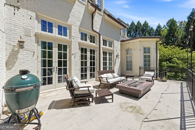 218 Londonberry Road, Atlanta, GA 30327