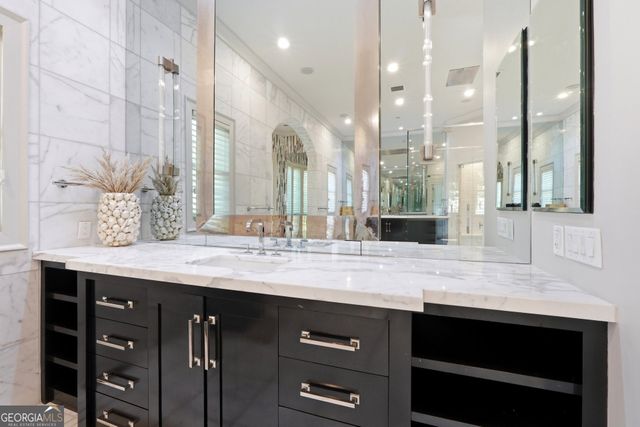 218 Londonberry Road, Atlanta, GA 30327