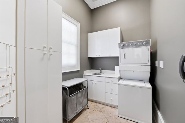218 Londonberry Road, Atlanta, GA 30327