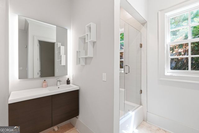 218 Londonberry Road, Atlanta, GA 30327