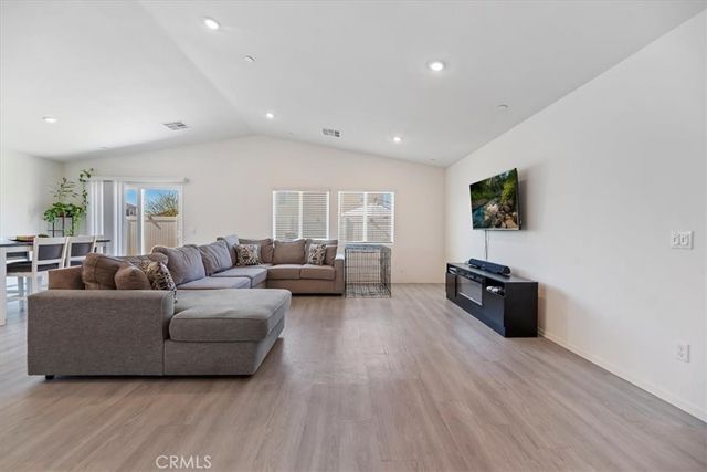 1467 Carolina Court, Hemet, CA 92543